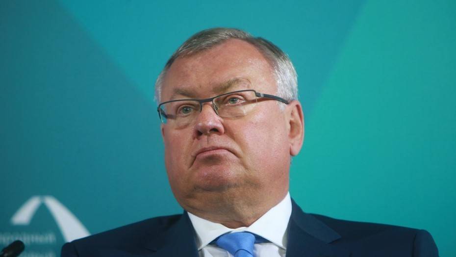 Глава ВТБ ждет укрепления рубля в 2021 году