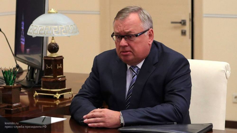 Глава ВТБ Костин заявил, что курс рубля укрепится в 2021 году