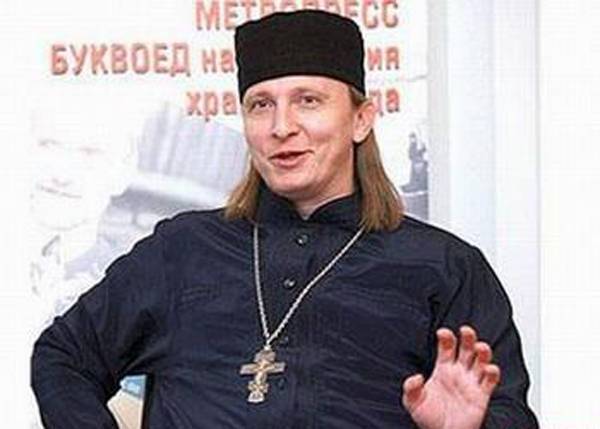СМИ сообщили о пасхальной "VIP-службе" в московском храме с участием Ивана Охлобыстина