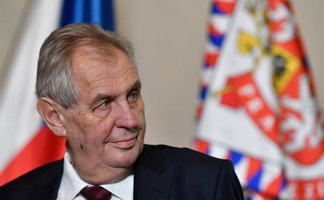 Президент Чехии призвал не открывать границы страны еще год