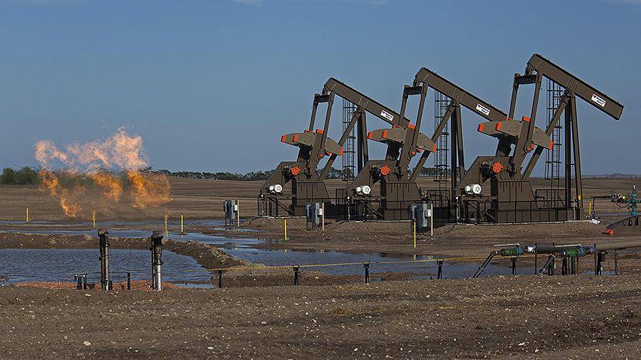 Стоимость нефти марки WTI упала ниже $15 за баррель впервые за 20 лет