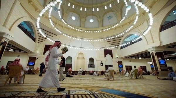 Власти ОАЭ позволили послабления для медработников в месяц Рамадан