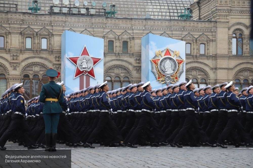 Минобороны РФ вернуло в части военных, направленных на парад Победы