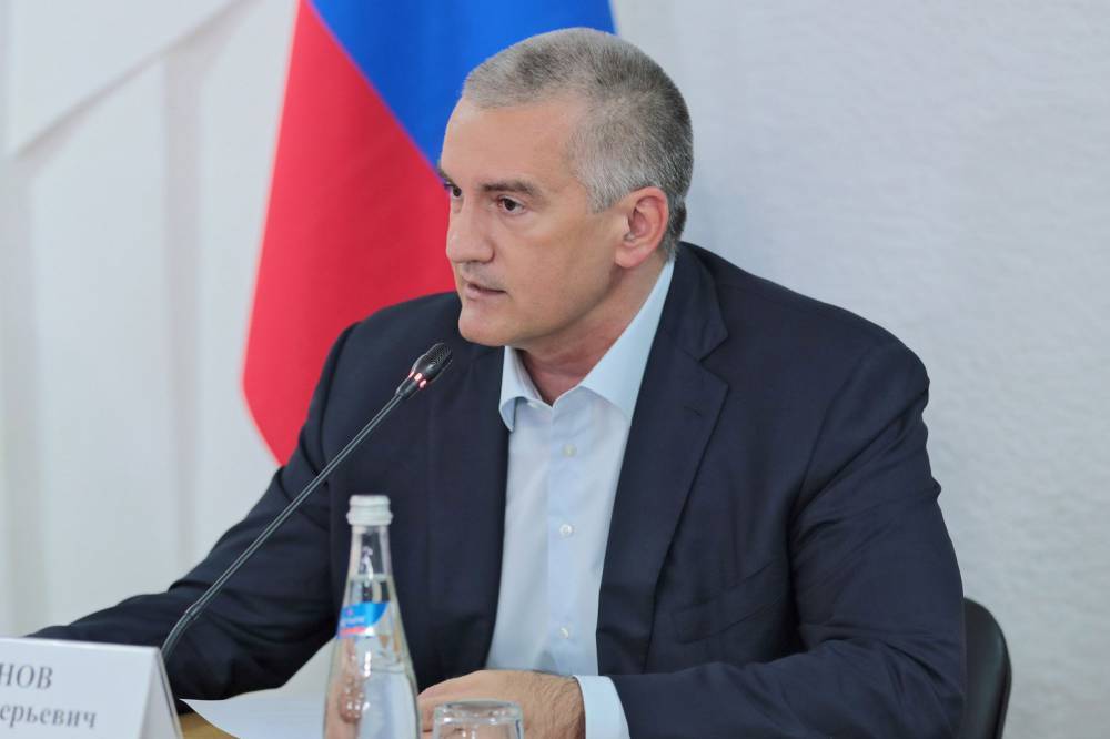 «Другого выбора нет»: Аксенов попросил не приезжать в Крым из-за коронавируса