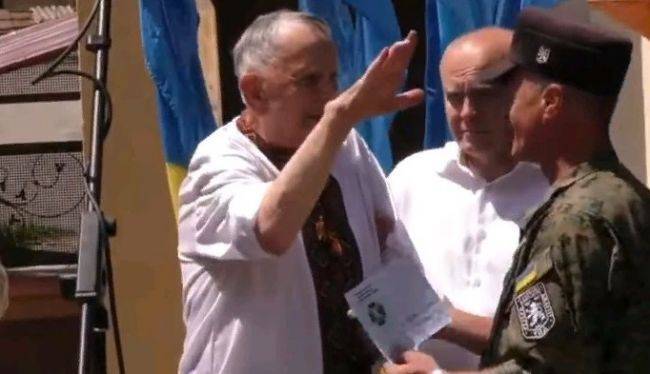 На Западной Украине наградили карателя из дивизии СС «Галичина»