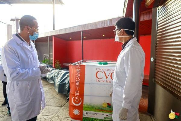 Президент Мадагаскара анонсировал растительный препарат от Covid-19