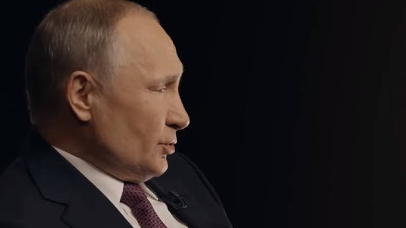 Путин заявил, что власти смогли "притормозить" распространение COVID-19 в РФ