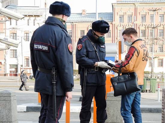 Москвичка сдала полиции больного коронавирусом сына, вышедшего на улицу
