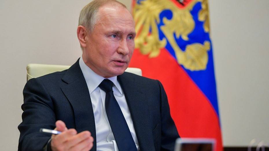 Путин о коронавирусе: "Распространение притормозили, но пик впереди"