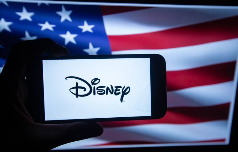 Disney лишит зарплаты половину своих сотрудников