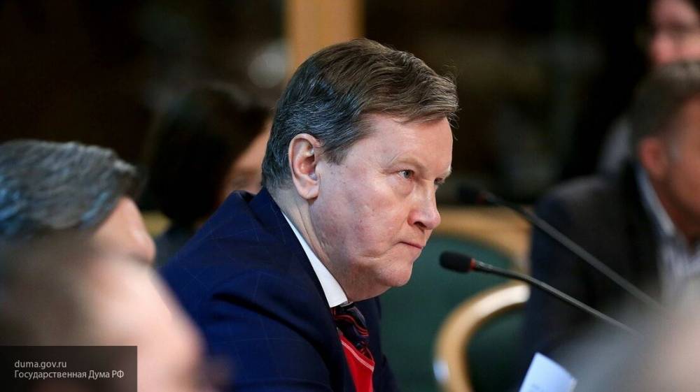 Депутат ГД Нилов требует перевести в онлайн продление срока действия документов мигрантов