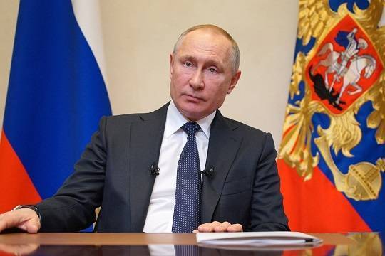 Путин поручил Минздраву ускорить регистрацию вакцины от коронавируса
