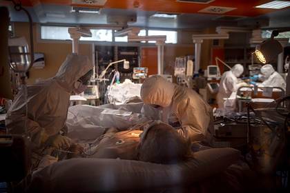 Привезших в Италию коронавирус пожилых китайцев выписали из больницы