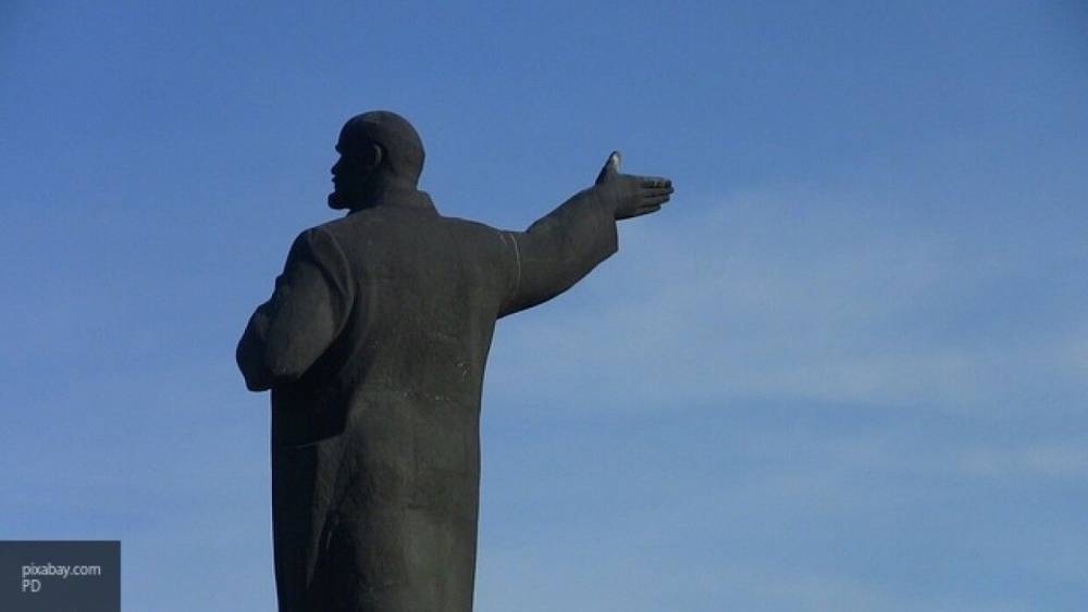 Коммунисты игнорируют борьбу с COVID-19, призывая отпраздновать юбилей Ленина