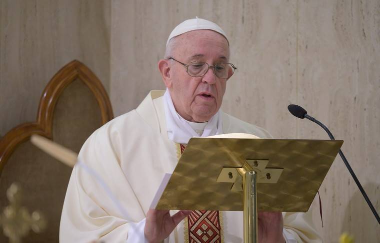 Папа Римский перенёс на год Всемирную встречу семей