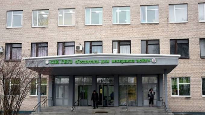 Еще одна петербургская больница сообщила о нехватке средств индивидуальной защиты