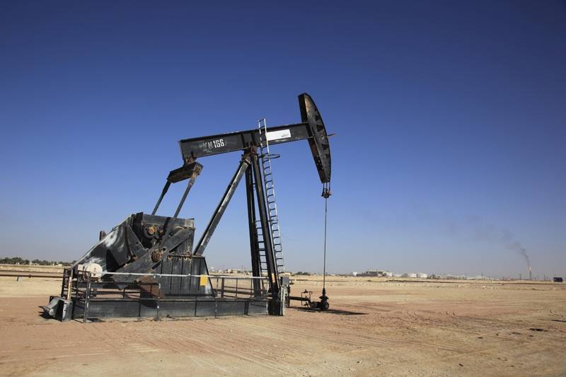 Рекордное падение: цена нефти опустилась ниже 8 долларов за баррель