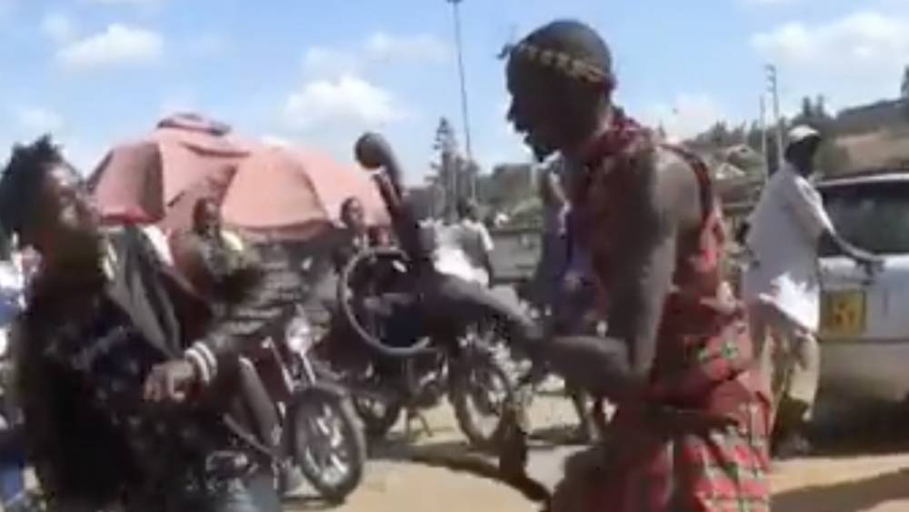Видео избиения нарушителей изоляции в Кении оказалось постановочным