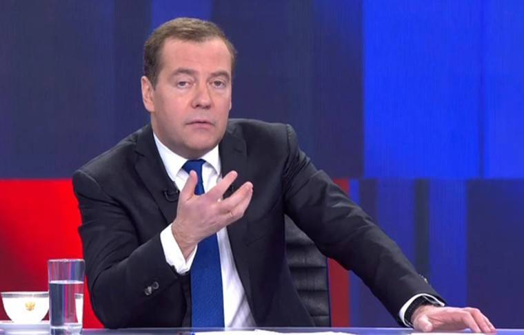 Дмитрий Медведев объяснил минусовые цены фьючерсов на нефть