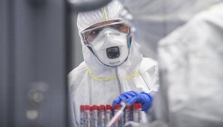 В РАН усомнились в возможности повторного заражения коронавирусом