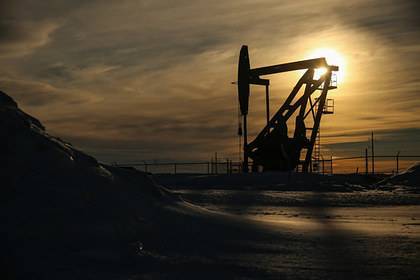 Цена американской нефти вернулась к положительному значению