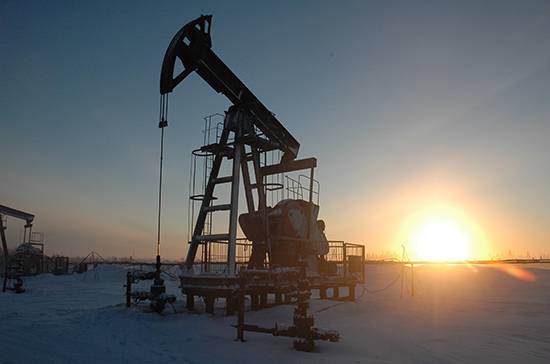 Цена нефти WTI вернулась к положительному значению
