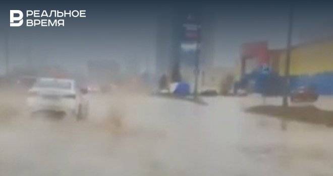 Видео из соцсетей: дороги Казани затопило после дождя