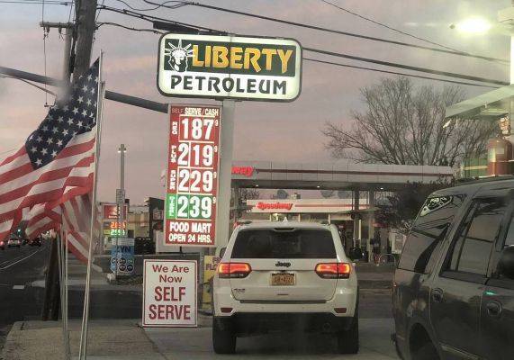 Падение цен на нефть не изменило цены на топливо в Нью-Йорке