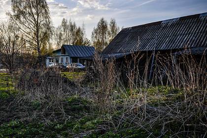 Россияне начали интересоваться заброшенными домами в деревнях