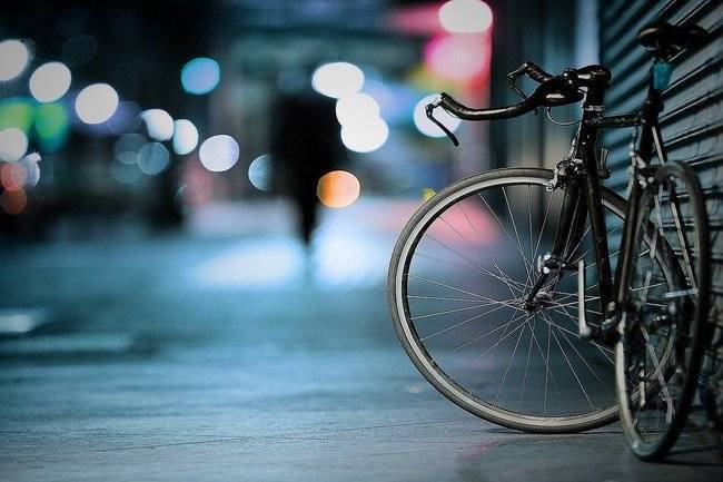 Велосипедистов обяжут быть заметными на дороге