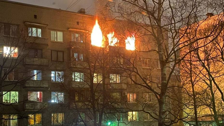 Названа причина ночного пожара на Васильевском острове