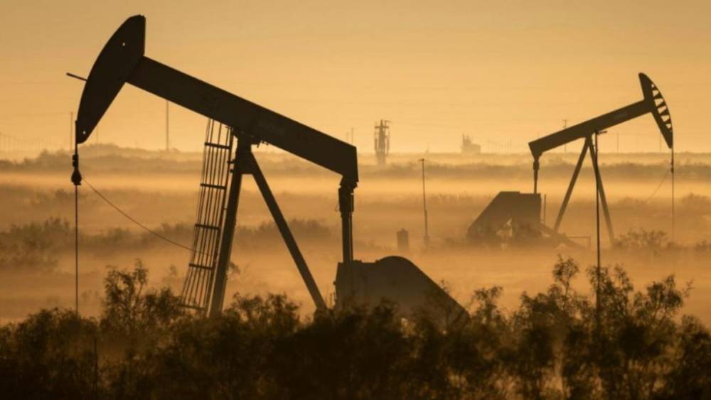 Беспрецедентная ситуация: цена нефти WTI впервые в истории рухнула ниже нуля