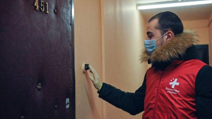 Петербуржцы в самоизоляции обратились к волонтерам 380 раз за сутки
