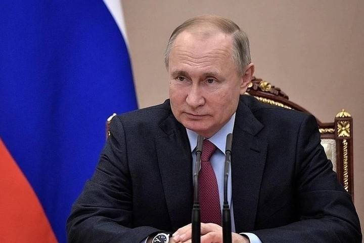 Путин пока не принял решение об изменениях режима карантина