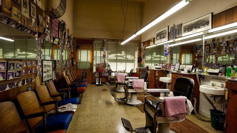 «Наконец-то подстригусь»: в Волгограде открылись парикмахерские и салоны красоты