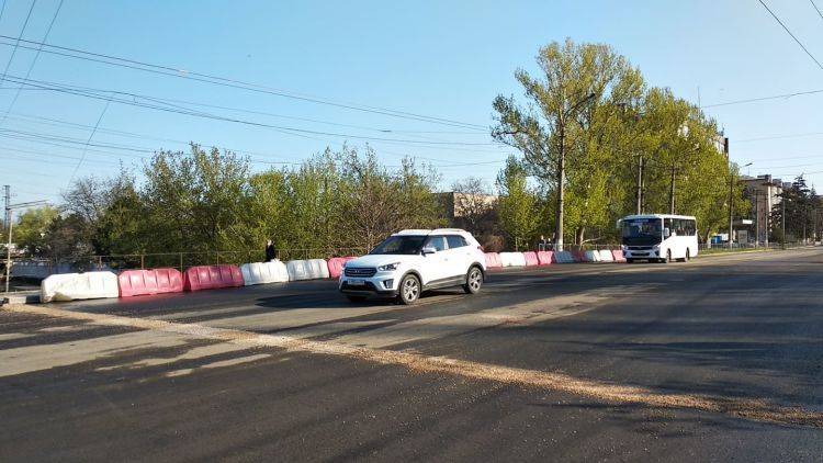 В Симферополе открыли многострадальный мост на Гагарина - фотофакт