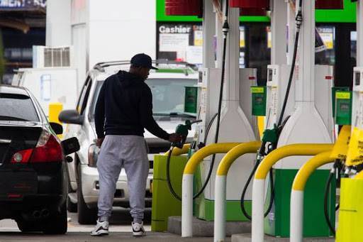 В США бензин стал дешевле, чем в России