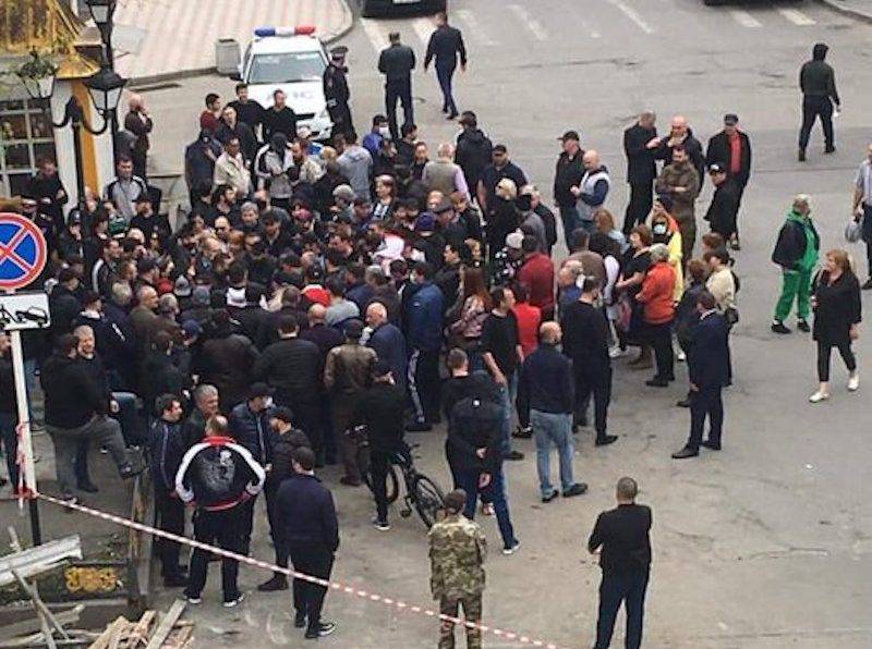 Протестующие вынудили главу Южной Осетии «раскошелиться» на социальные выплаты