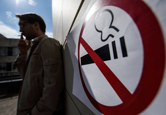 В Госдуме назвали неэффективными предупреждающие о пожарах надписи на пачках сигарет