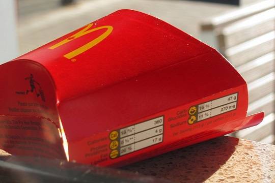 К открывшемуся во Франции ресторану McDonald's выстроилась многокилометровая очередь