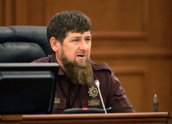 Кадыров побрил голову наголо в ответ на просьбы чеченцев открыть парикмахерские в стране