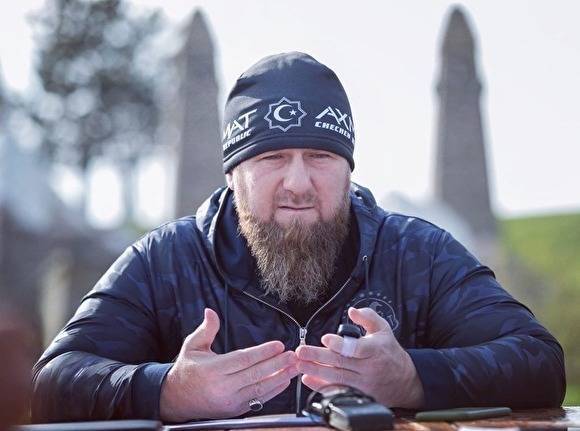 Кадыров побрился налысо после просьбы открыть парикмахерские