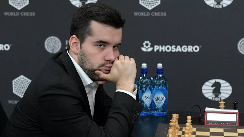 Шахматист Непомнящий одержал первую победу на онлайн-турнире