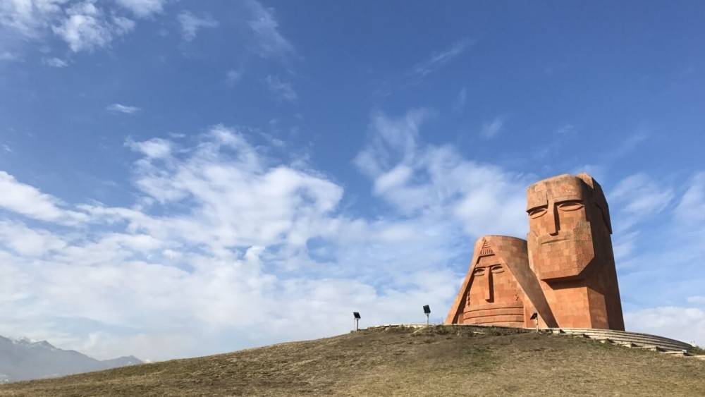 Эксперты напомнили Еревану, что статус Карабаха должен быть определен путем переговоров