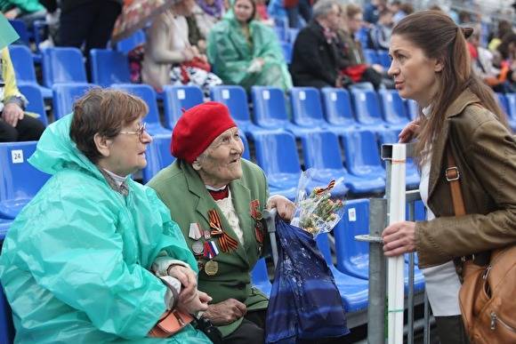 На Урале в День Победы вместо парада военные поздравят ветеранов индивидуально