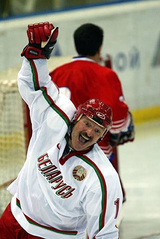 Коронавирус подтвердился у хоккеиста из команды Лукашенко