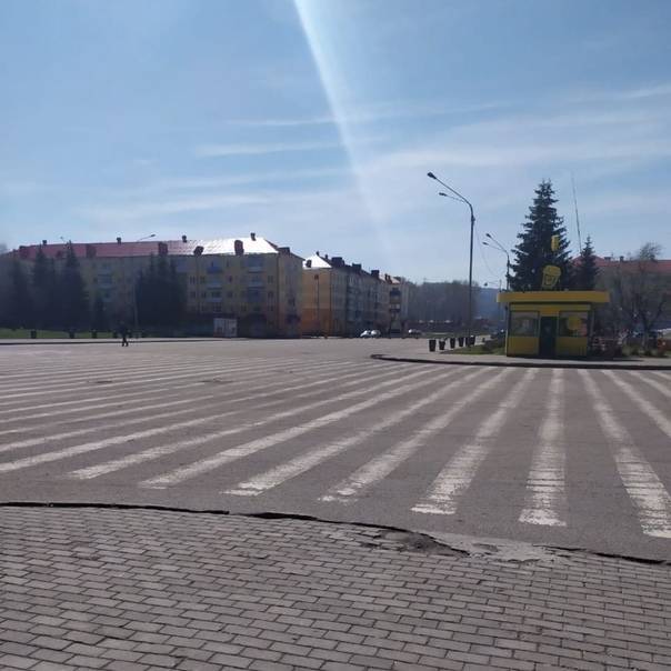 В Междуреченске из-за ситуации с коронавирусом убрали скамейки с центральной площади