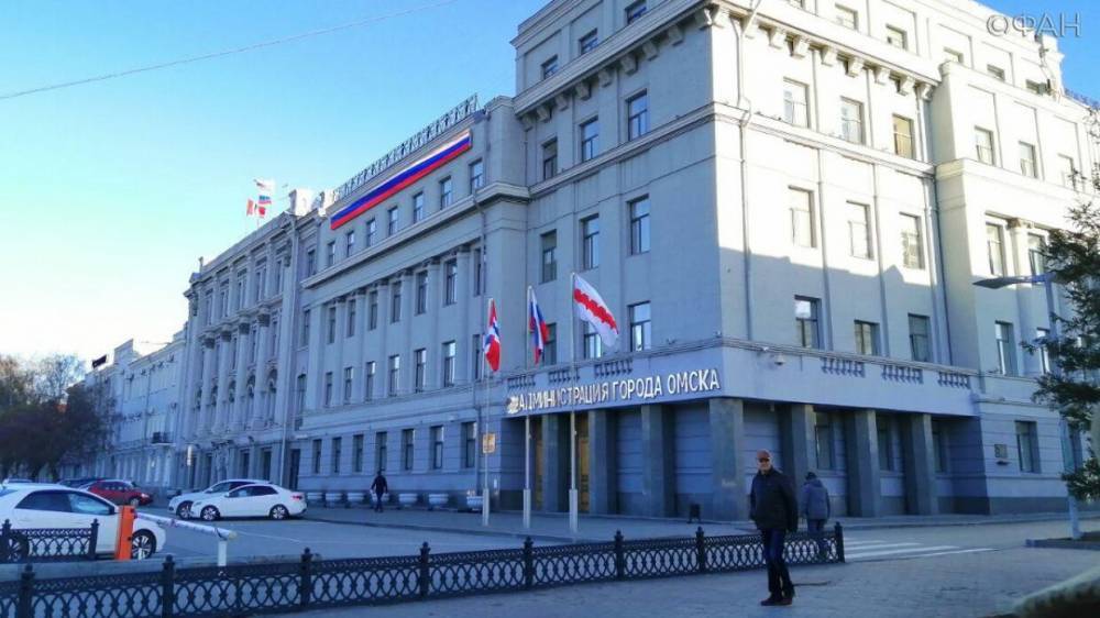 Омский Минздрав уволил главврача инфекционной больницы и двух замов министра