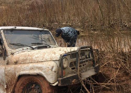 Автомобиль с тремя мертвыми рыбаками нашли в Нижегородской области