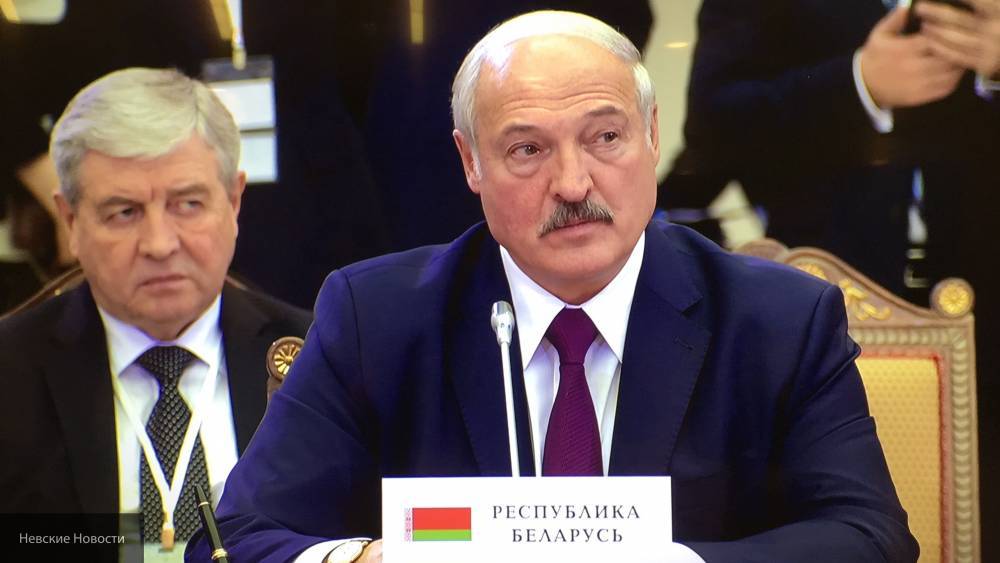Лукашенко решил не выступать перед народом и парламентом